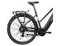 Schwarzes E-Bike mit Gepäckträger und Hinterrad