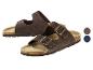 Braune Damensandalen mit Metallschnallen, mit Farboptionen in Braun und Marineblau.