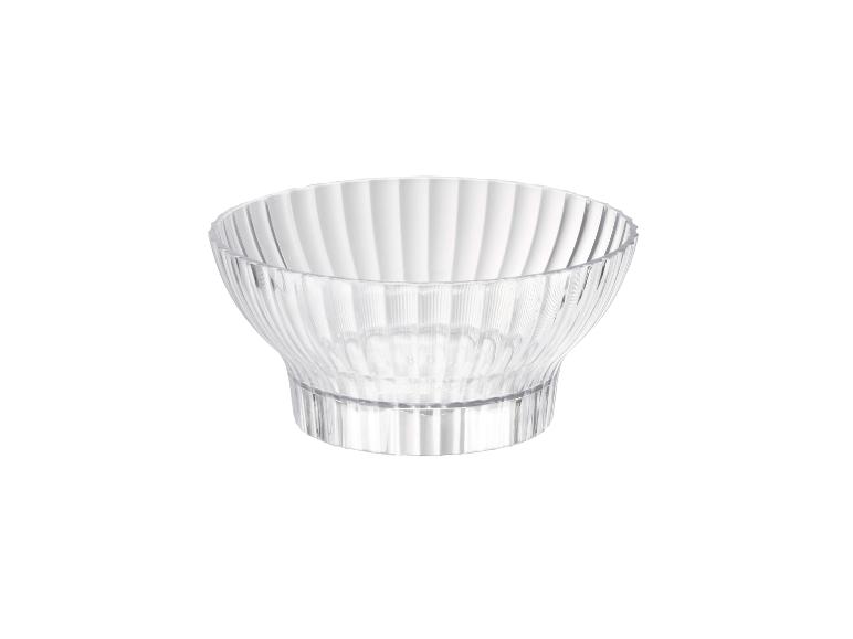 Transparente Plastikschale mit geriffeltem Design