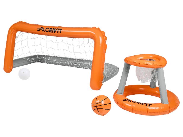 Aufblasbares Fußballtor und aufblasbarer Basketballkorb mit Bällen