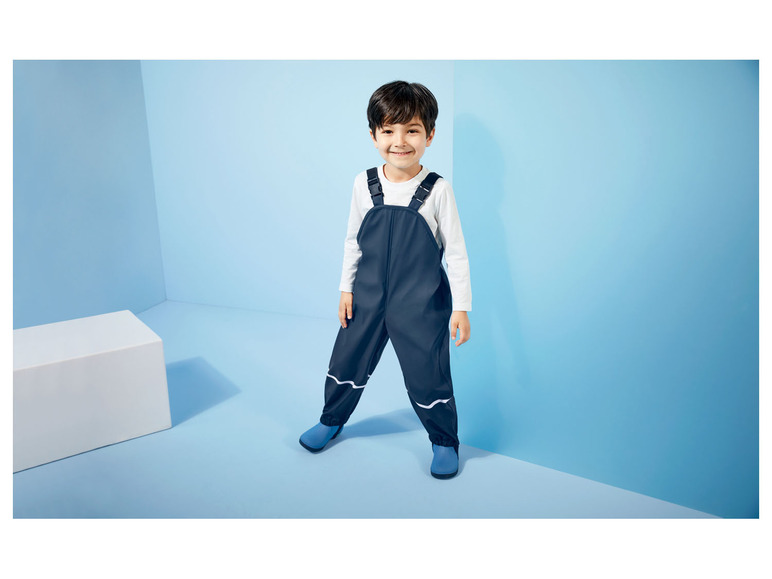 Gehe zu Vollbildansicht: LUPILU® Kleinkinder Jungen Matsch- und Buddelhose, mit elastischen Schulterträgern - Bild 3