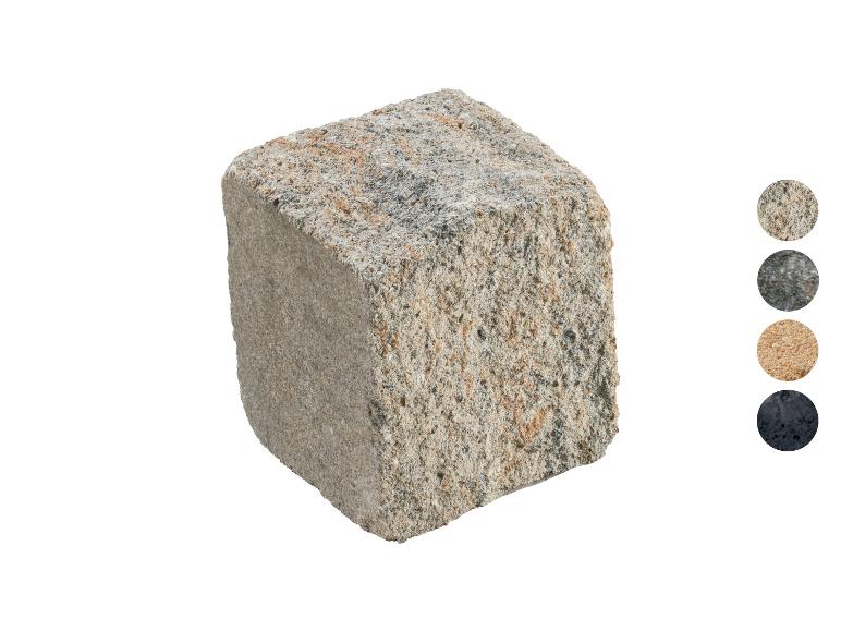 Granitpflasterstein mit vier Farbmustern.