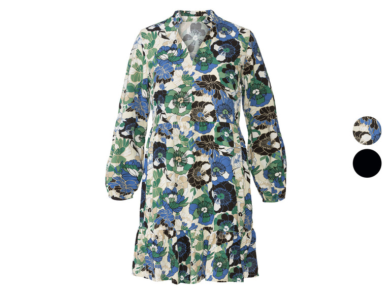 Ein langes cremefarbenes Kleid mit blauen und grünen Blumen.