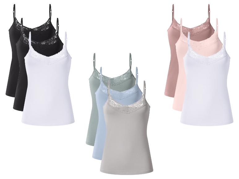 Dreierpack Spaghettiträger-Tops mit Spitze in verschiedenen Farben: Schwarz, Weiß, Grau, Blau und Rosa.
