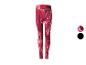 Rote Sportleggings mit weißem Marmormuster und zwei Farbmustern.