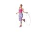 Frau in fuchsiafarbenem Sport-Top und gemusterten Leggings beim Seilspringen