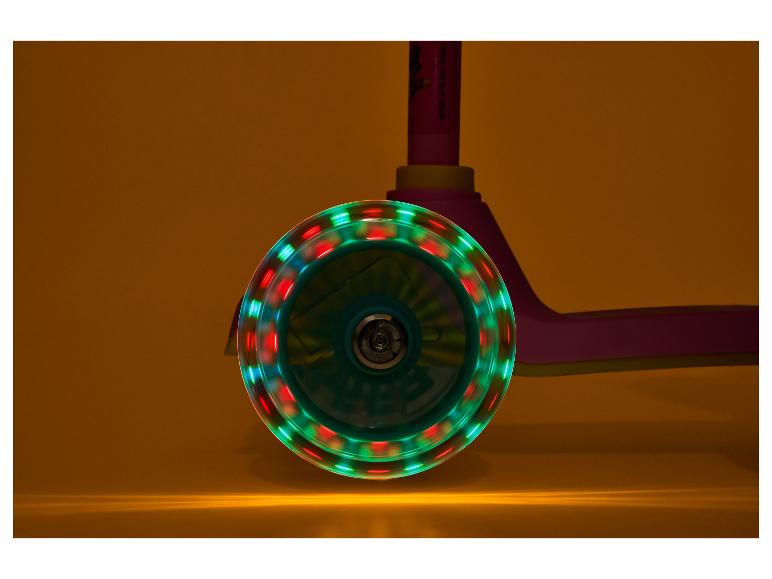 Roller-Rad mit sich drehenden bunten LED-Lichtern auf warmem Hintergrund.