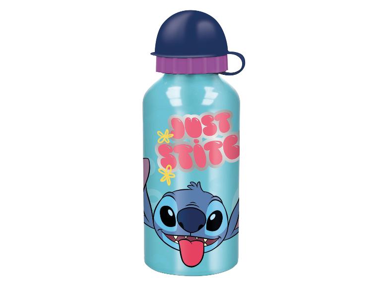 Blaue Trinkflasche mit Stitch-Motiv und rosa Schriftzug „JUST STITCH“.