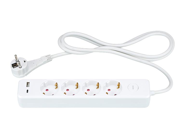 Weiße Steckdosenleiste mit vier Steckdosen, zwei USB-Anschlüssen und einem Netzschalter.