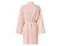 Rosa Bademantel mit Gürtel, Rückansicht.