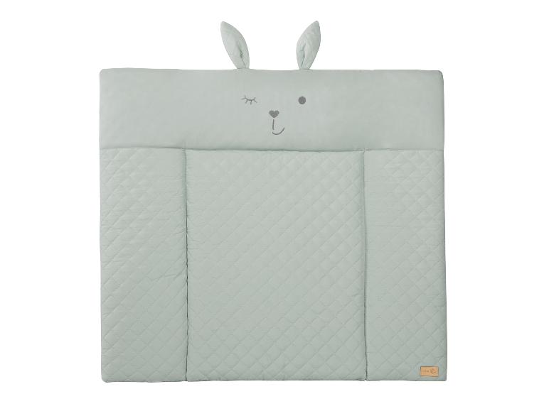 Mintgrüne Baby-Wickelauflage mit Cartoon-Hasengesicht und 3D-Ohren.