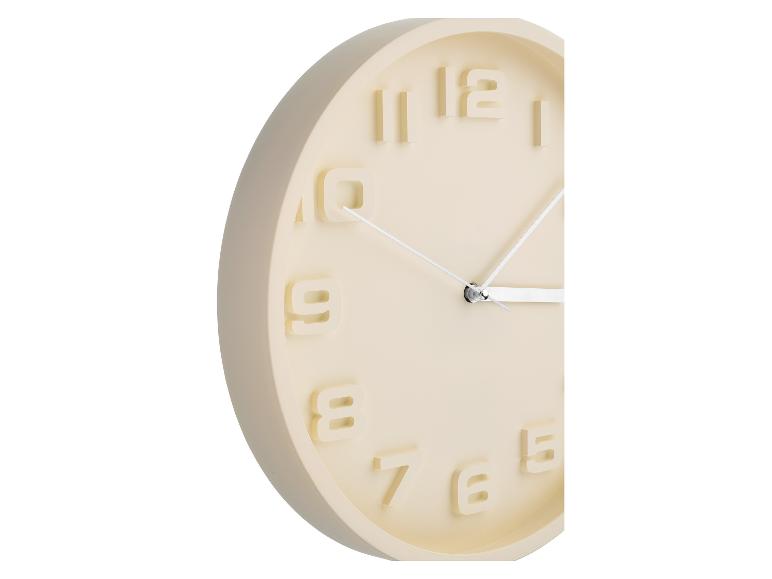 Minimalistische cremefarbene Wanduhr.