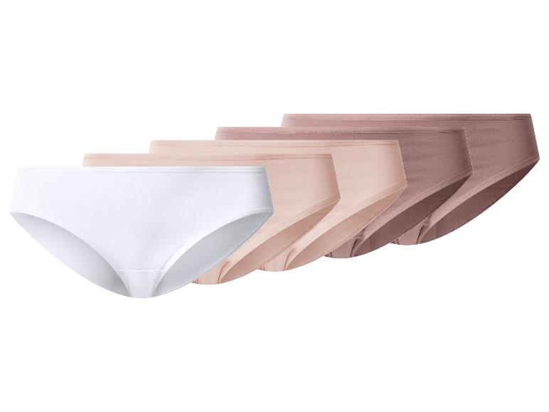 Fünf Damenunterhosen in verschiedenen Nude-Tönen und Weiß