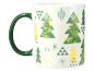 Weiße Tasse mit grünem Henkel und grafischem Weihnachtsbaum-Muster.