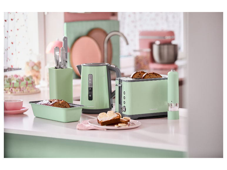 Mintgrüne SilverCrest Küchengeräte: Toaster, Wasserkocher und Salzmühle.