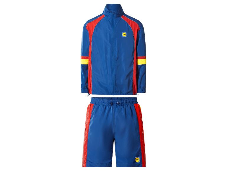 Blauer Trainingsanzug mit roten und gelben Details, Jacke und Shorts.