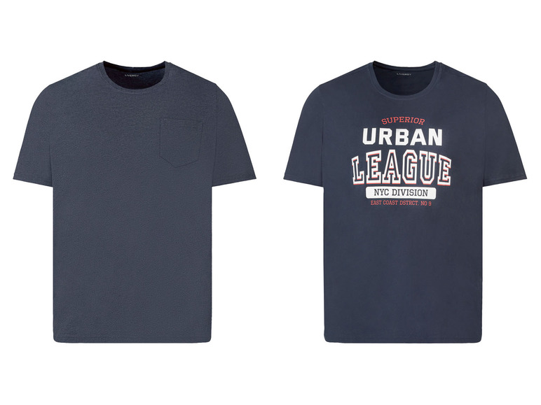 Zwei blaue T-Shirts, eines mit einer Tasche und eines mit dem Aufdruck 'Superior Urban League'.