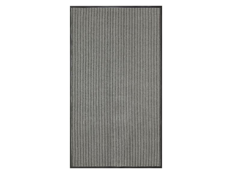 Grauer Türvorleger mit vertikalen Streifen und schwarzem Rahmen.