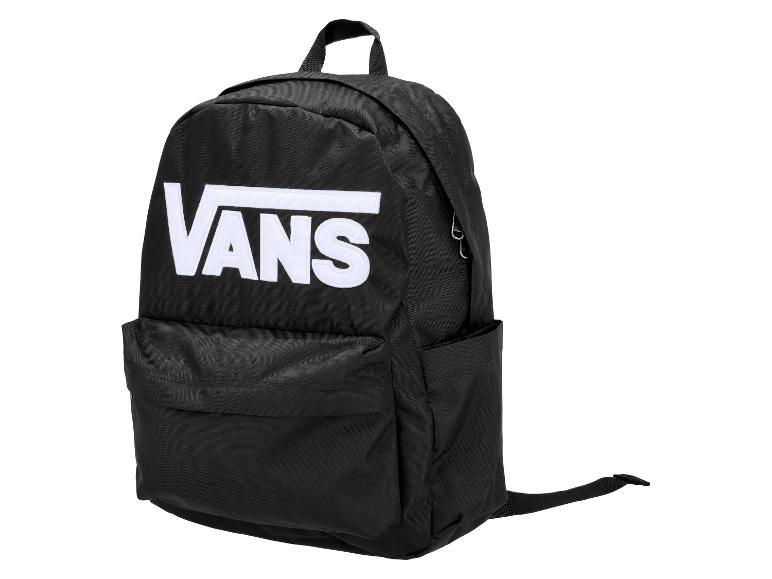 Schwarzer Rucksack mit großem weißem Logo auf der Vorderseite