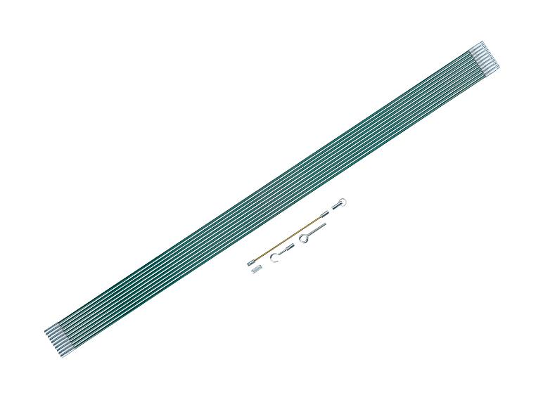 Ein Satz grüner Glasfaser-Kabelzugstangen mit verschiedenen Metallaufsätzen.