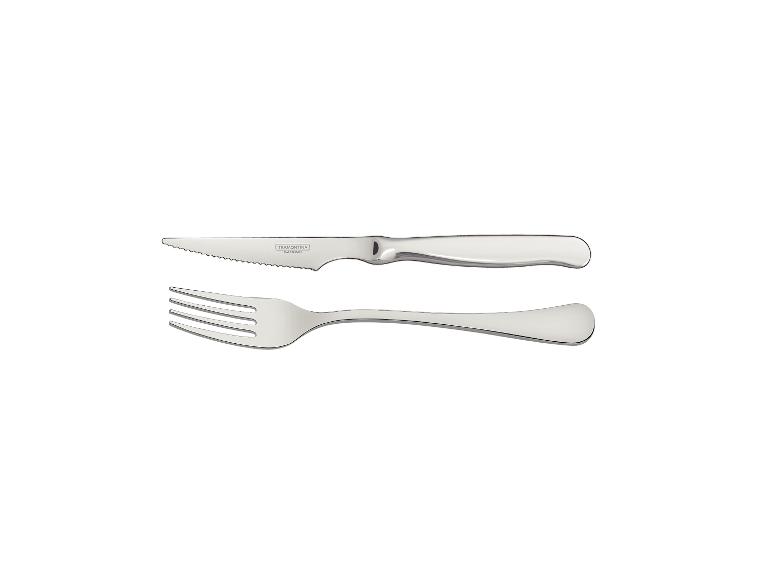 Silbernes gezacktes Messer und Gabel aus Besteck