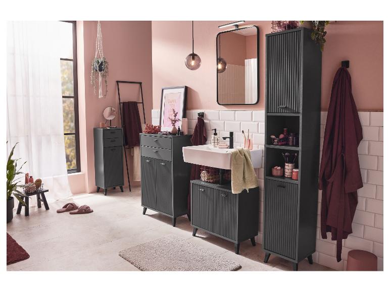 Modernes Badezimmer mit dunkelgrauen Schränken mit vertikalen Rippen.