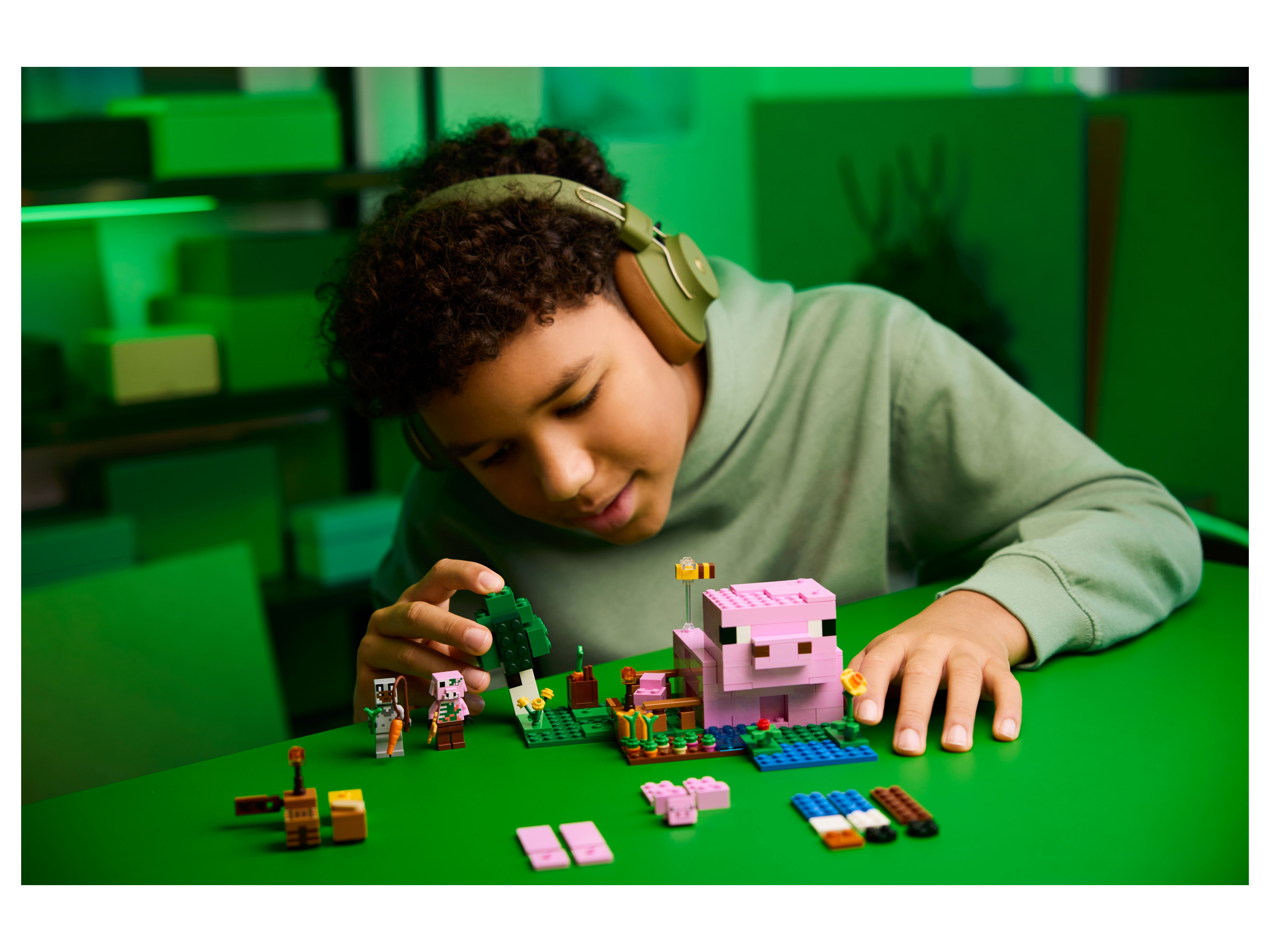 LEGO MINECRAFT 21268 The Baby Pig House – Bild 4 von 4