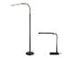 Schwarze Stehlampe und schwarze Schreibtischlampe mit flexiblen Armen und länglichen LED-Köpfen.