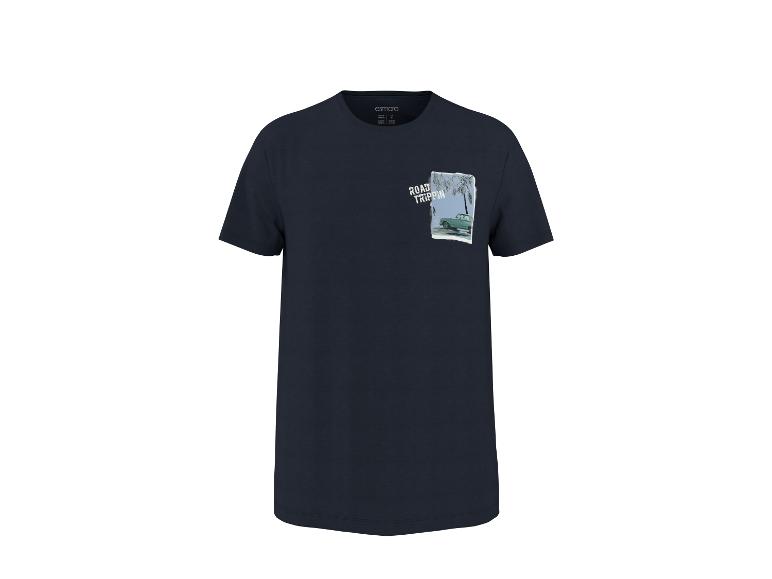 Marineblaues T-Shirt mit grünem Auto- und Palmen-Print, mit „ROAD TRIPPIN“-Text.