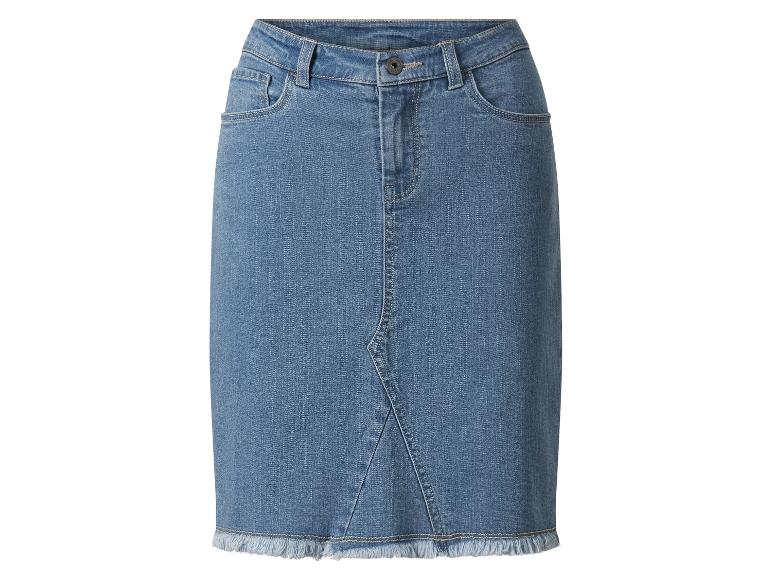 Hellblauer Bleistiftrock aus Jeans.