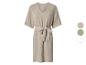 Beiges Damenkleid mit V-Ausschnitt und Gürtel, mit Farboptionen.