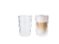 Ein leerer doppelwandiger Glasbecher und einer mit Kaffee Latte