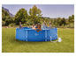 Kinder spielen in einem Livarno Home Pool im Garten.