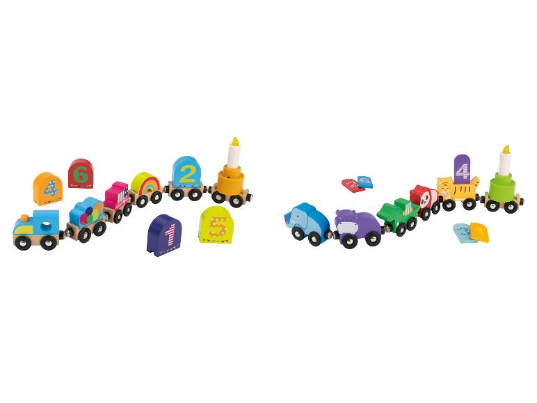 Holzspielzeugeisenbahnen mit nummerierten Waggons und Tieren