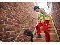 PARKSIDE PERFORMANCE® 12 V Akku-Kreuzlinienlaser PPKLLA 12 A1 im Einsatz auf einer Baustelle.