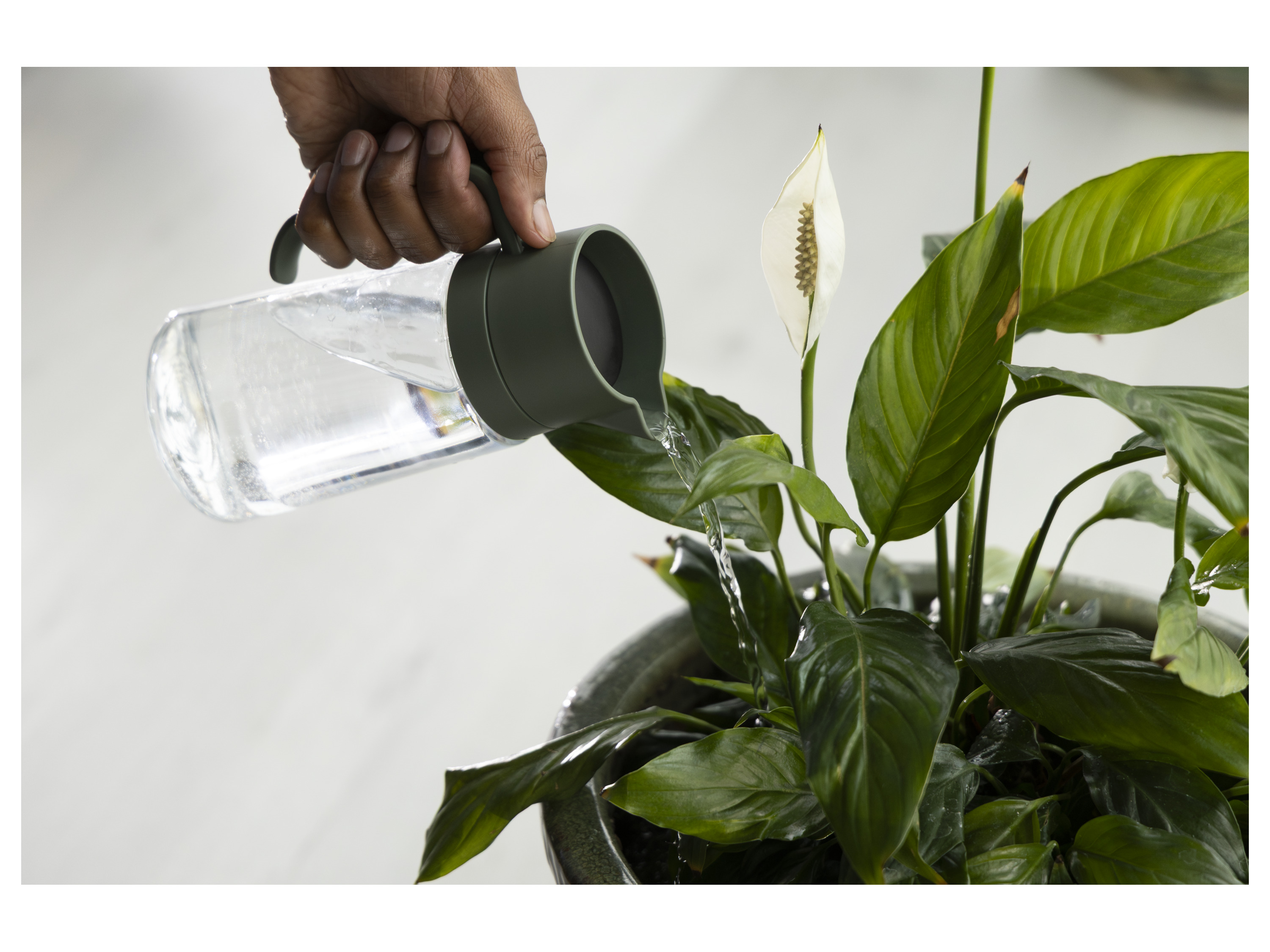 FISKARS Urban Plant Care Schaufel mit hohem Rand – Bild 2 von 4