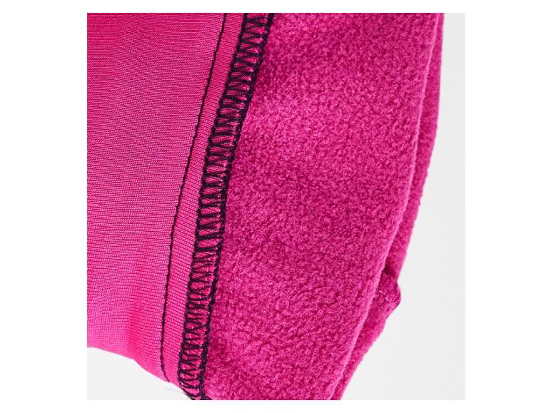 Pinkfarbener Stoff mit Zickzacknähten.