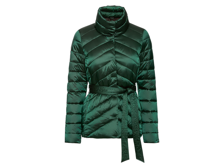 Eine grüne Steppjacke mit Gürtel.