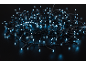 Blaue LED-Weihnachtsbeleuchtung auf dunklem Hintergrund