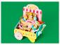 Hölzerner Spielzeug-Süßigkeitenwagen mit verschiedenen Spielzeugsüßigkeiten wie Lollis, Gummibärchen und Popcorn.