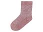 Eine rosa Socke mit Rippen.