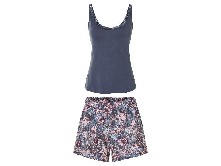 Pyjama mit dunkelblauem Top und Blumen-Shorts.