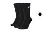Dreierpack unifarbene schwarze Socken mit kleinem weißem Logo.