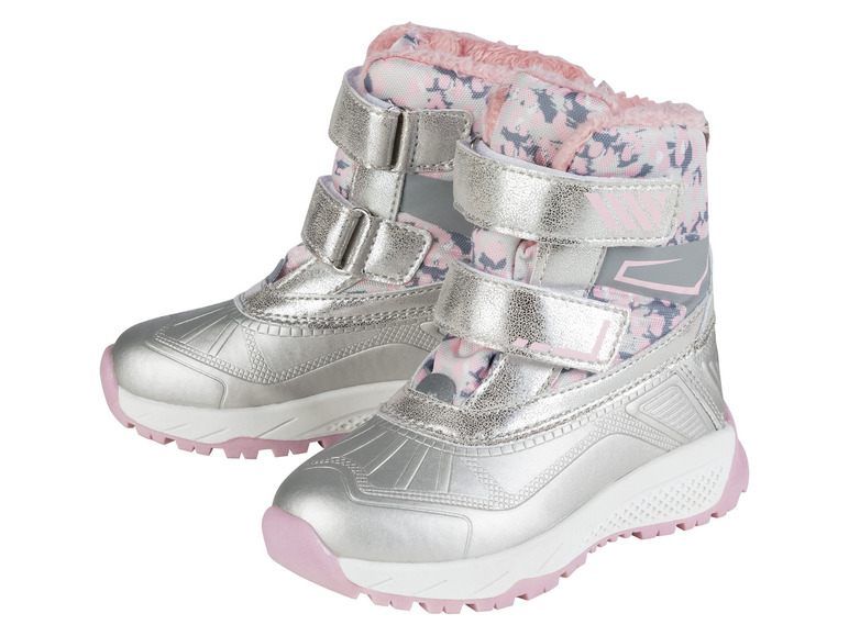 Silberne Mädchen-Winterstiefel mit rosafarbenen Details und Camouflage-Muster.