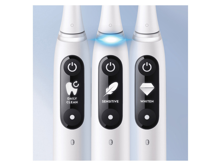Gehe zu Vollbildansicht: Oral-B iO 7 Elektrische Zahnbürste, Reiseetui, white alabaster - Bild 5