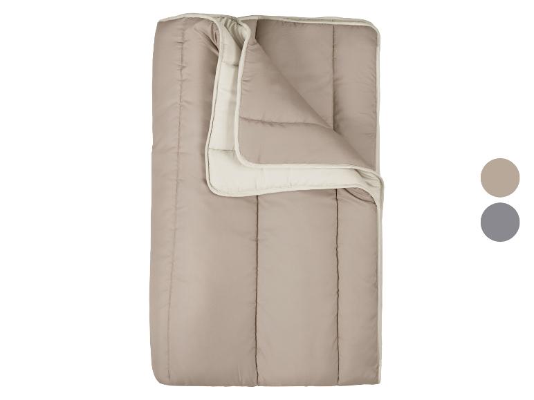 Wendedecke in Beige und Creme, mit Steppung