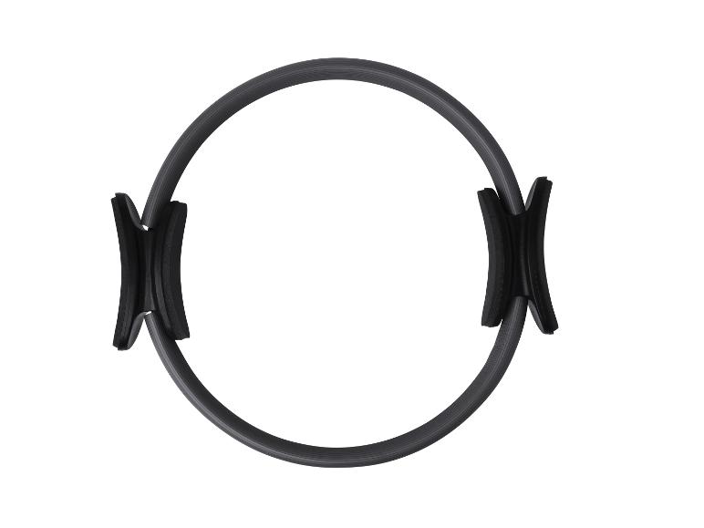 Ein schwarzer Pilatesring mit Griffen.