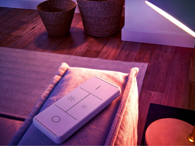 Gehe zu Vollbildansicht: Livarno Home Zigbee Smart Home Starter Kit, mit Gateway und 3 Leuchtmittel - Bild 3