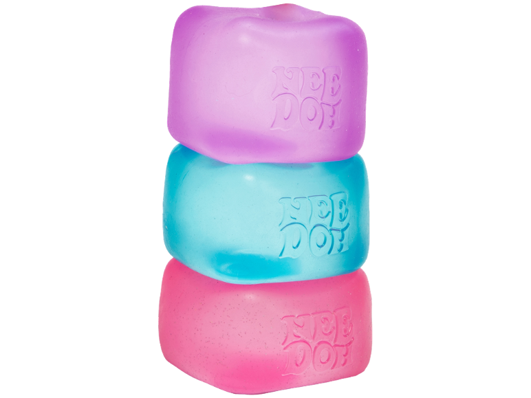 Stapel von drei bunten Squishy-Spielzeugen mit der Aufschrift „Nee Doh“.