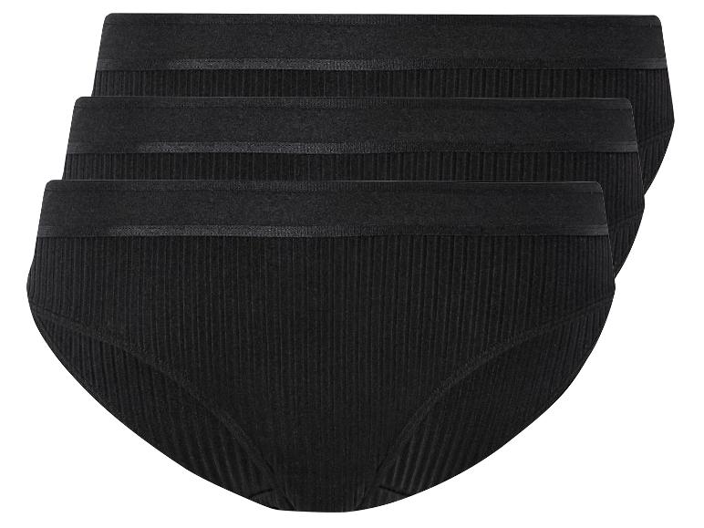Drei schwarze, gerippte Unterhosen.